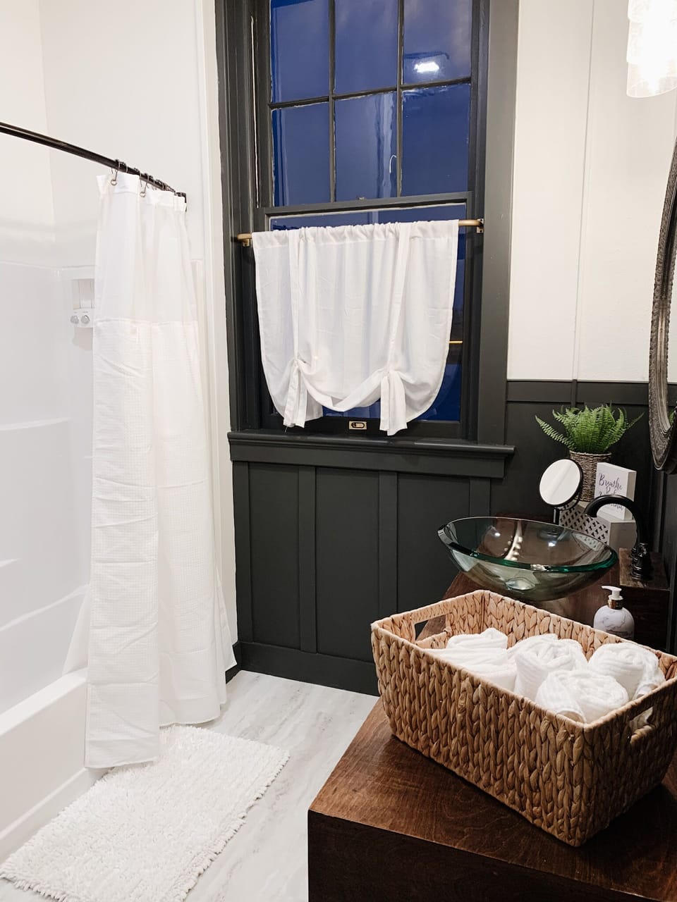 Family Suite, 2 Bedrooms, Private Bathroom | Bathroom | Free toiletries, hair dryer, bathrobes, towels