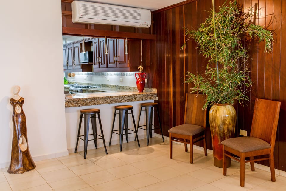 Dinning & Kitchen area