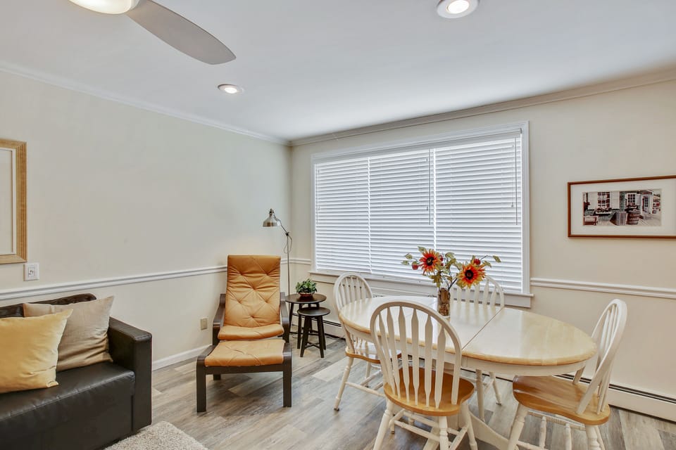 Lovely views fom you dining table!