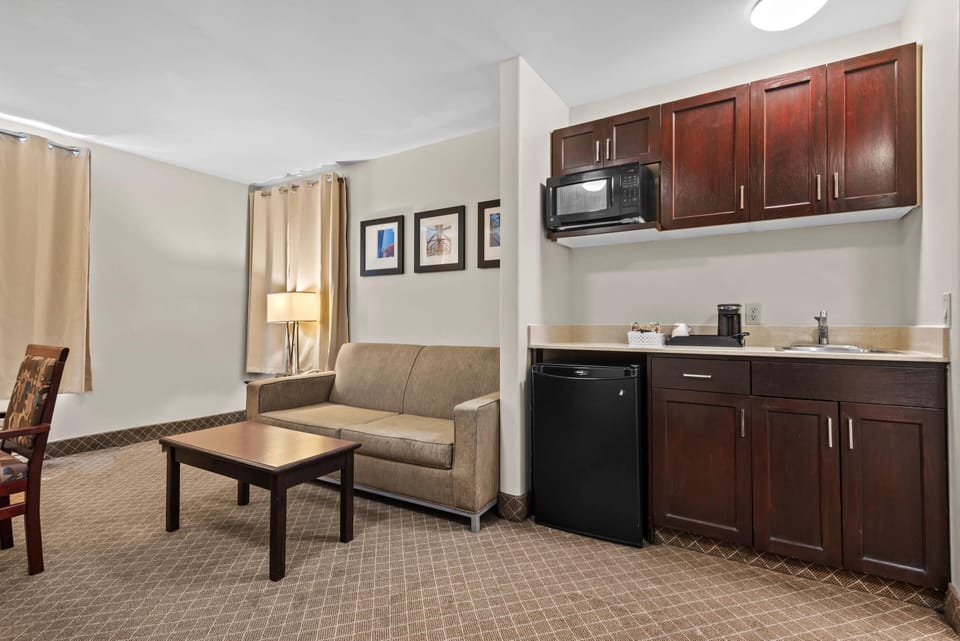 In-room safe, desk, iron/ironing board, alarm clocks