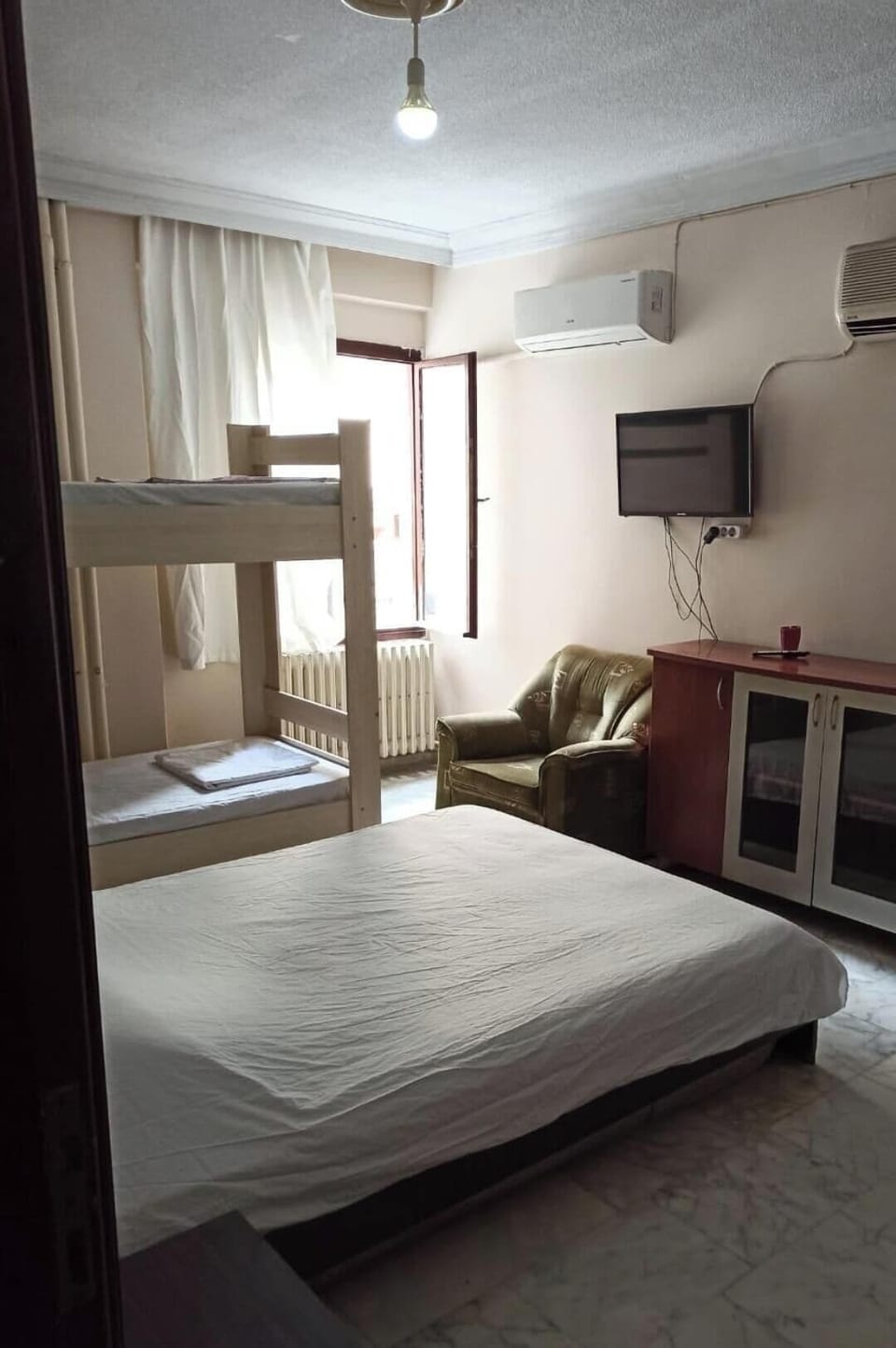 Business Double Room Single Use | Premium bedding, in-room safe, soundproofing, iron/ironing board