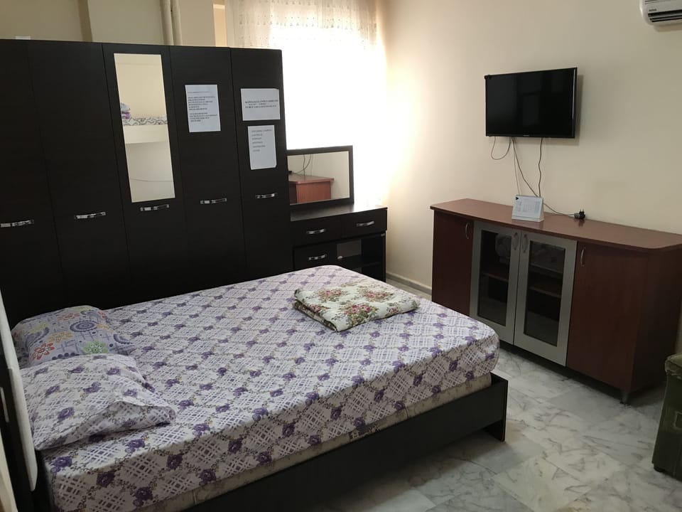 Premium bedding, in-room safe, soundproofing, iron/ironing board