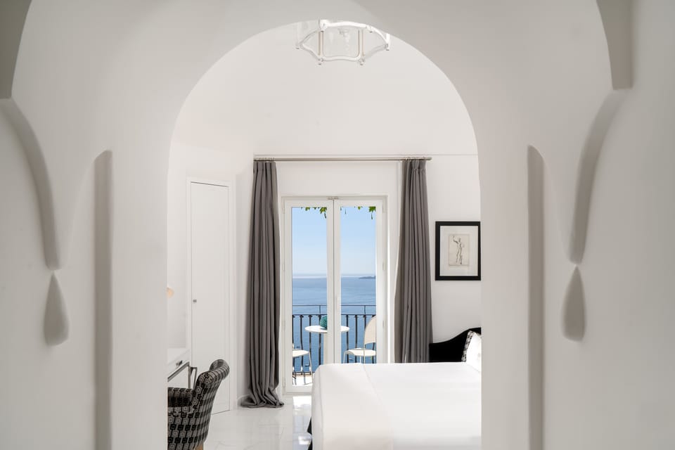 Room (04 HVF Prestige) | Water view
