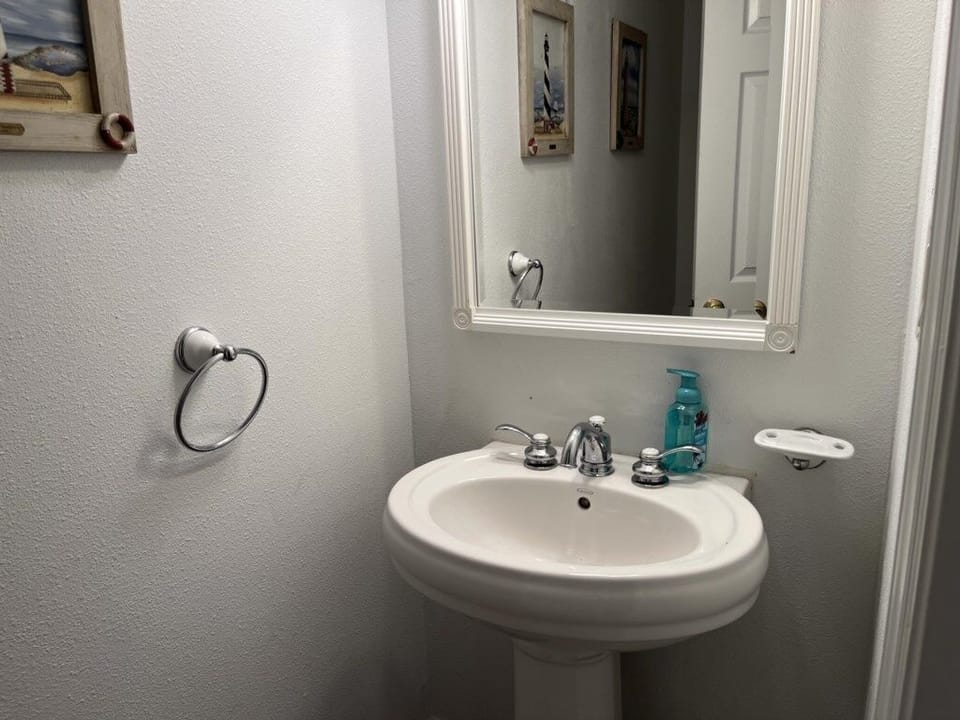 Coconut Palms Townhome 2 Bedroom Townhouse by RedAwning Apartment in Edgewater