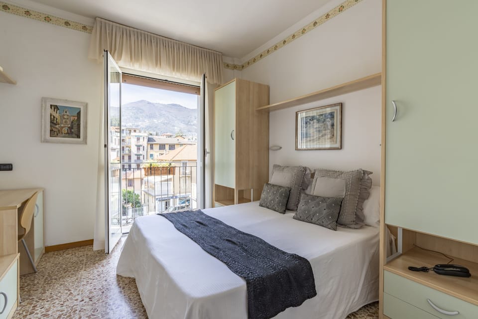 Standard Double or Twin Room, Annex Building | In-room safe, desk, laptop workspace, blackout drapes