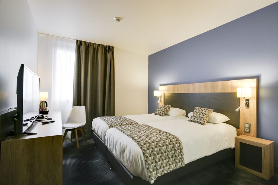 Standard Twin Room | Premium bedding, in-room safe, desk, soundproofing