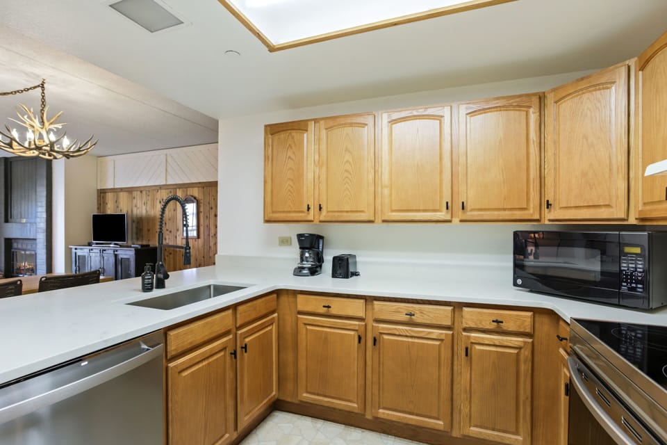 Condo, 1 Bedroom | Private kitchen | Full-size fridge, microwave, oven, stovetop