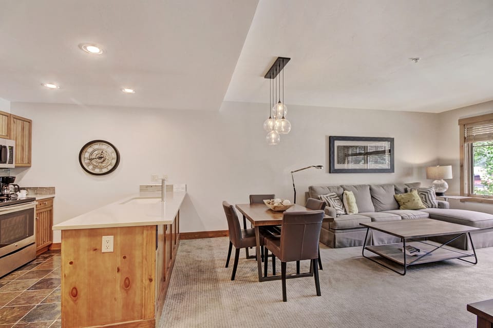 Condo, 1 Bedroom | Interior