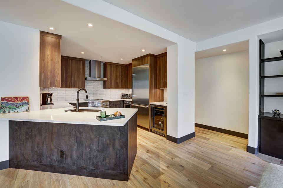 Condo, 3 Bedrooms | Private kitchen | Full-size fridge, microwave, oven, stovetop