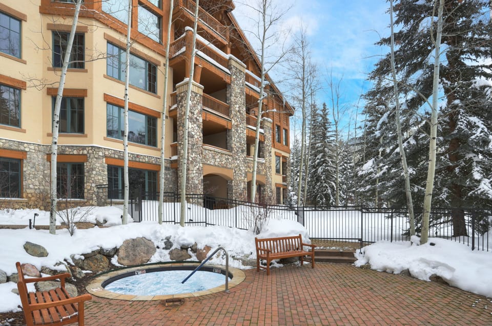 Condo, 1 Bedroom | Property grounds