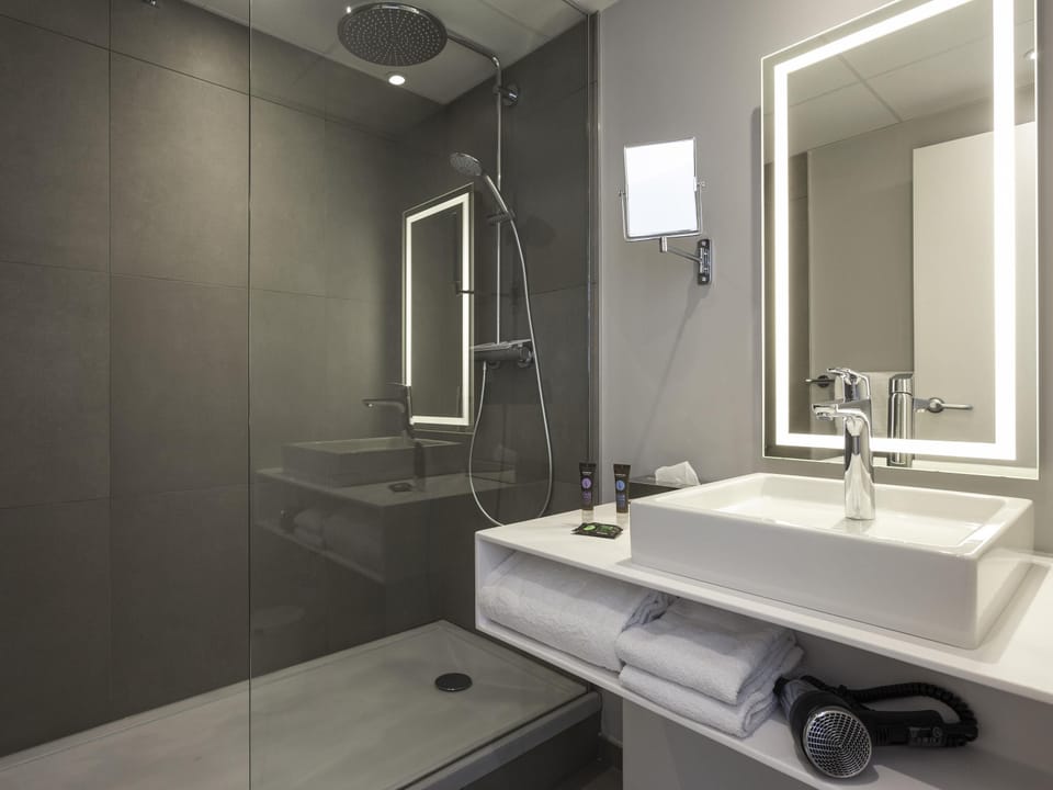 1 bedroom, premium bedding, minibar, in-room safe