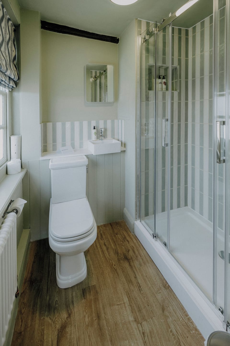 Deluxe Room (Luxury Bed and Breakfast) | Bathroom | Designer toiletries, hair dryer, towels