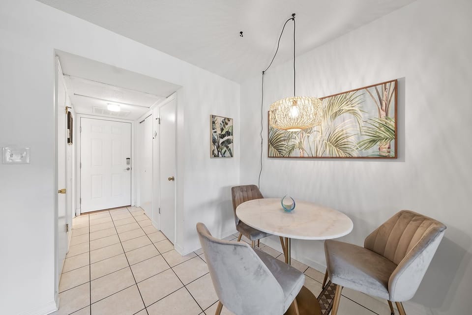Studio | Dining