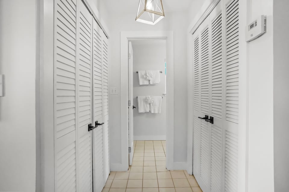 Condo, 2 Bedrooms | Interior