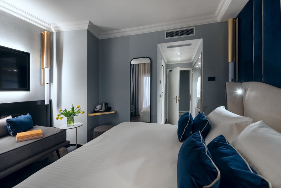 Premium Double or Twin Room, Non Smoking | Premium bedding, down comforters, memory foam beds, minibar