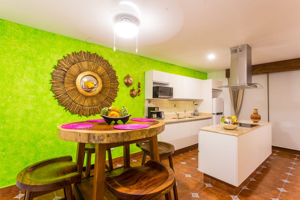 Two Bedroom Master Suite with Balcony, Kitchenette and Pool View | In-room dining