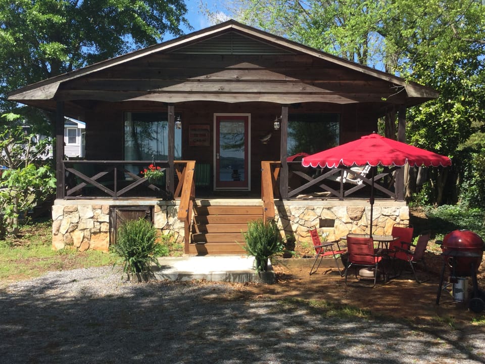 The cabin at North Alabama Sailing Marina