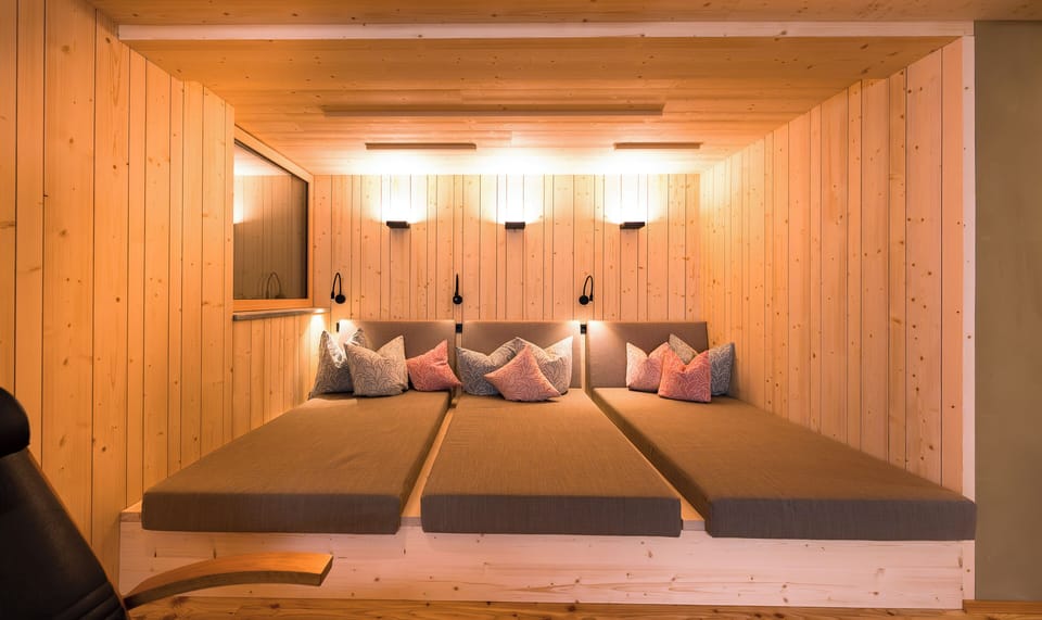 Sauna, steam room, Turkish bath, sports massages