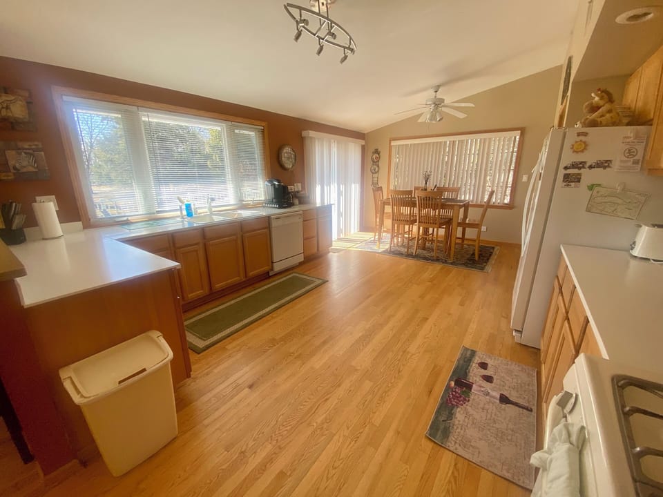 Cook, dine, and make memories—this kitchen is the heart of your stay!