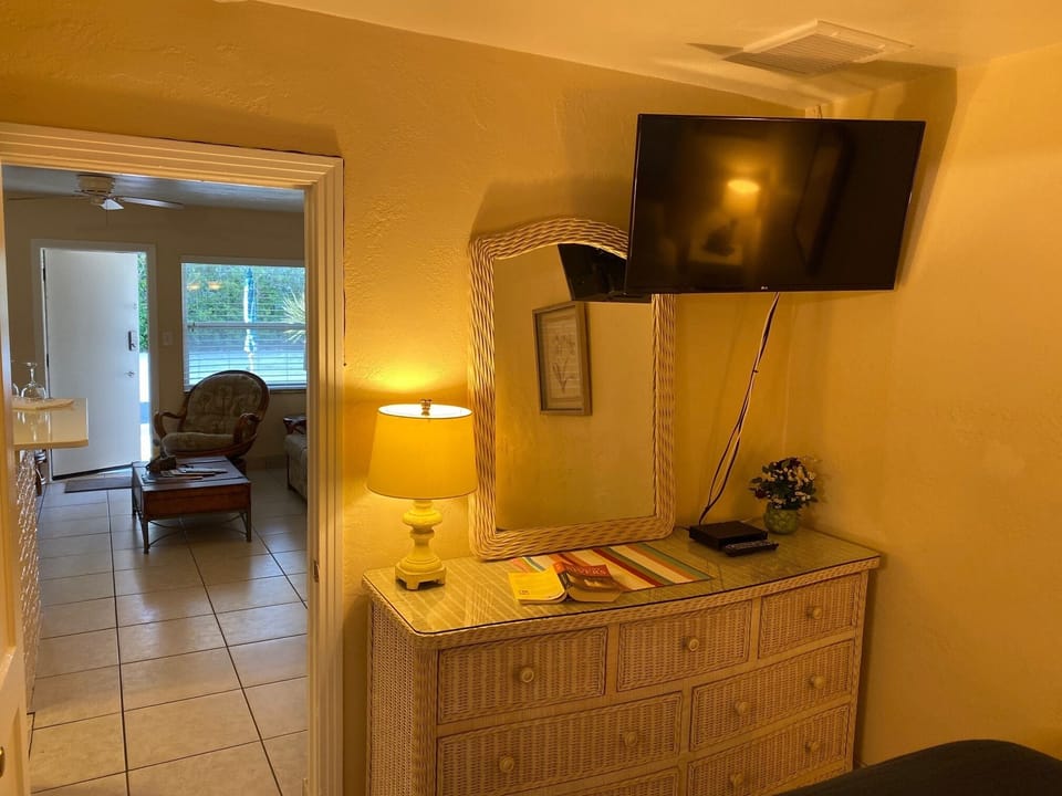NEW BEDROOM DIGITAL TVs (perfect picture) FOR HOLIDAY  RELAXATION . 