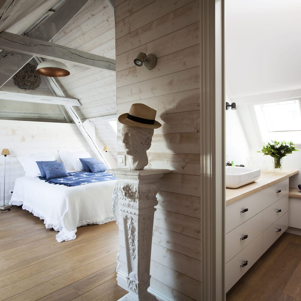 Rainfall showerhead, eco-friendly toiletries, hair dryer, bathrobes