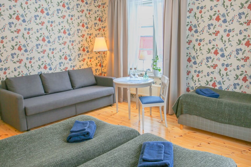 Family Room, Shared Bathroom (Sohlberg) | Premium bedding, blackout drapes, soundproofing