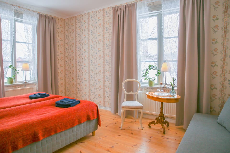 Triple Room, Shared Bathroom (Sofia Magdalena) | Premium bedding, blackout drapes, soundproofing