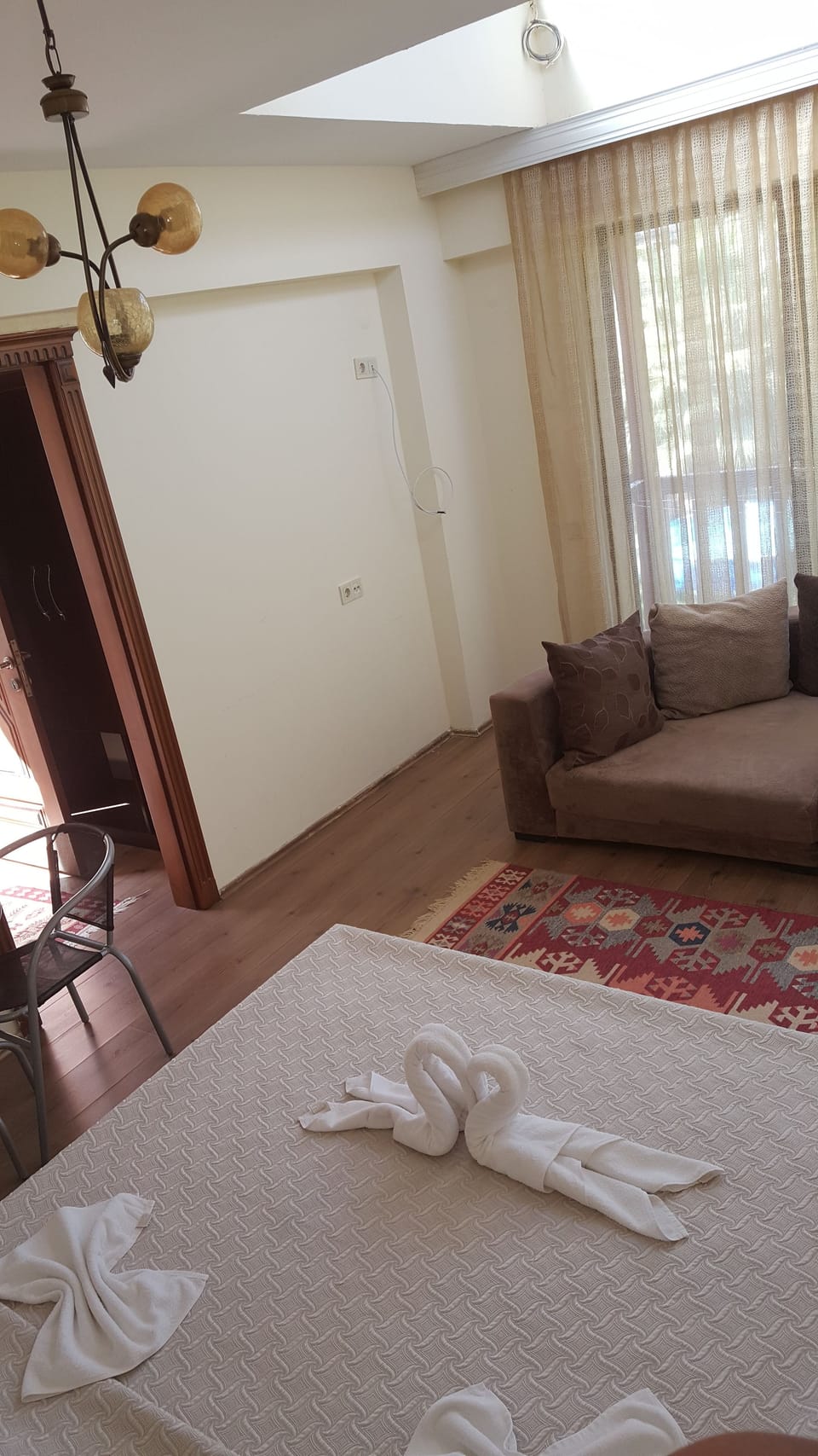 WiFi (free), bed sheets