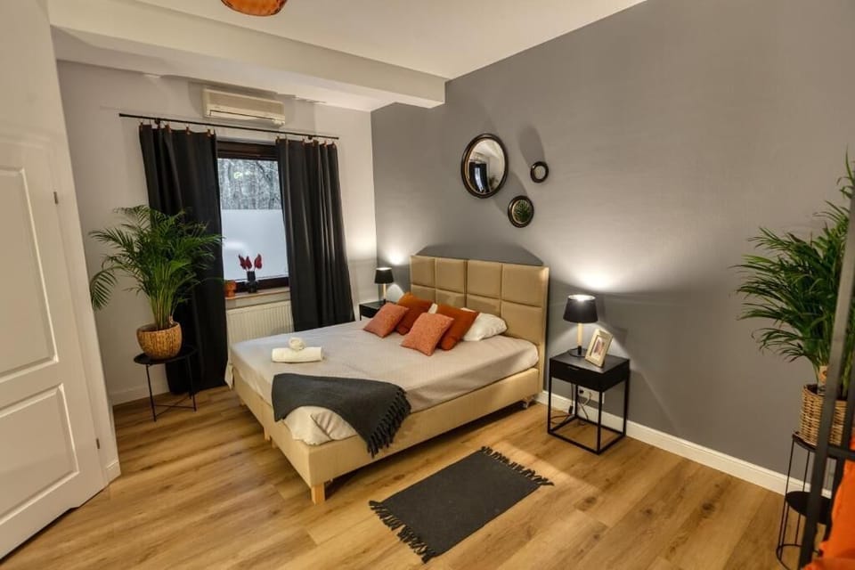 Single Room | Desk, iron/ironing board, free cribs/infant beds, free WiFi