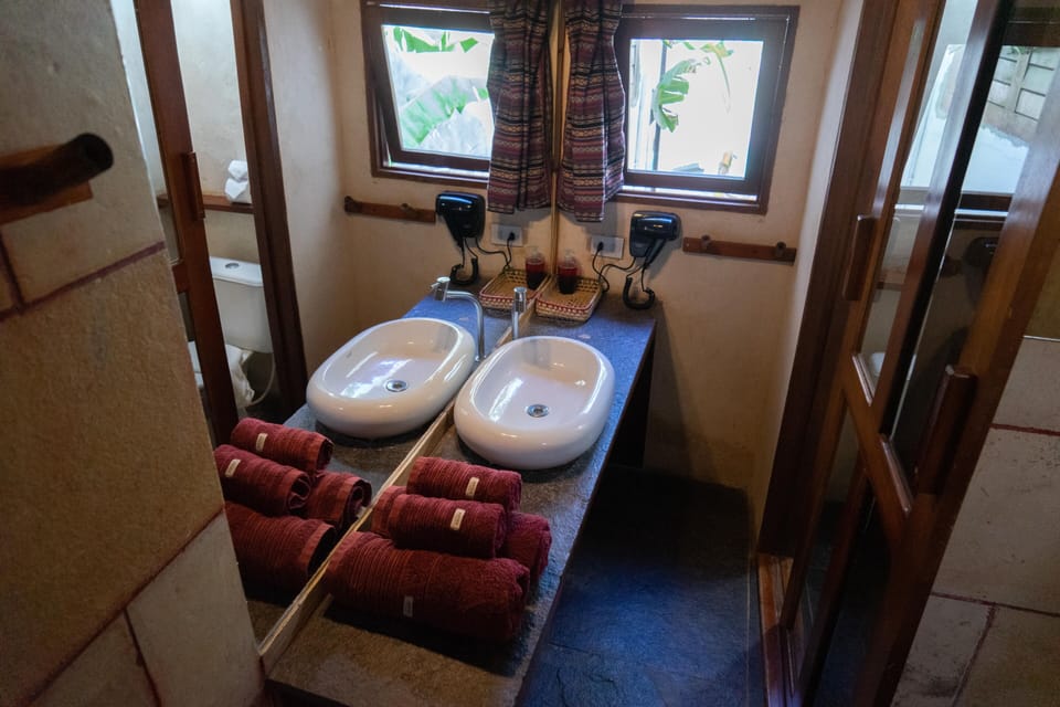 Room | Bathroom | Shower, hair dryer, towels