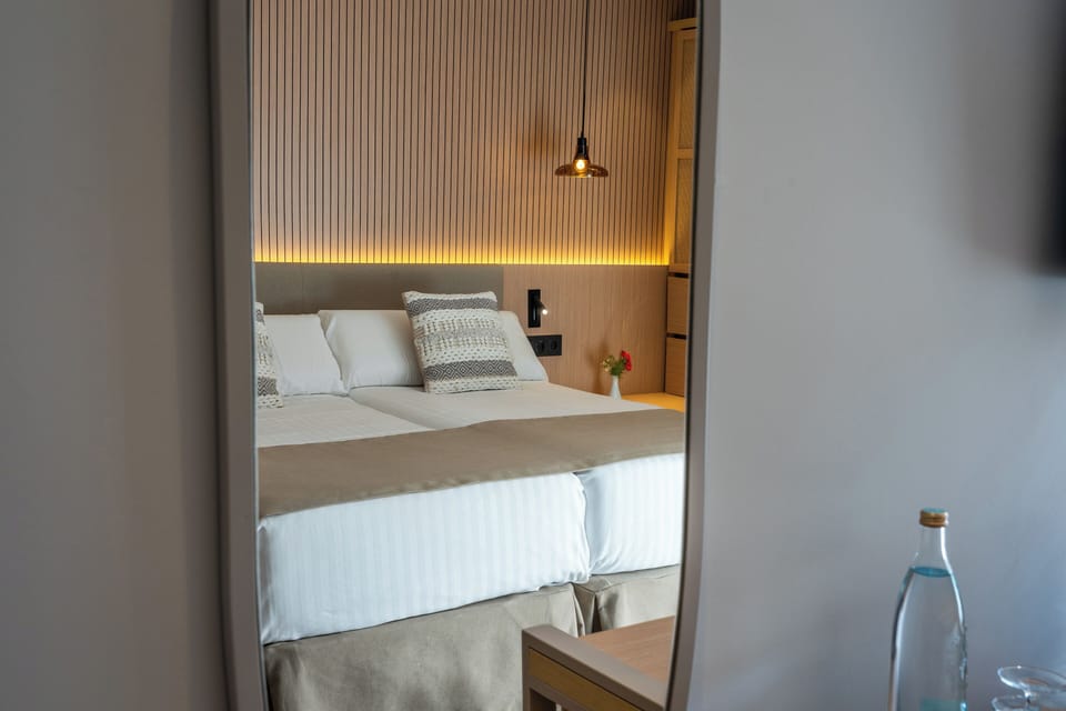 Minibar, in-room safe, desk, laptop workspace