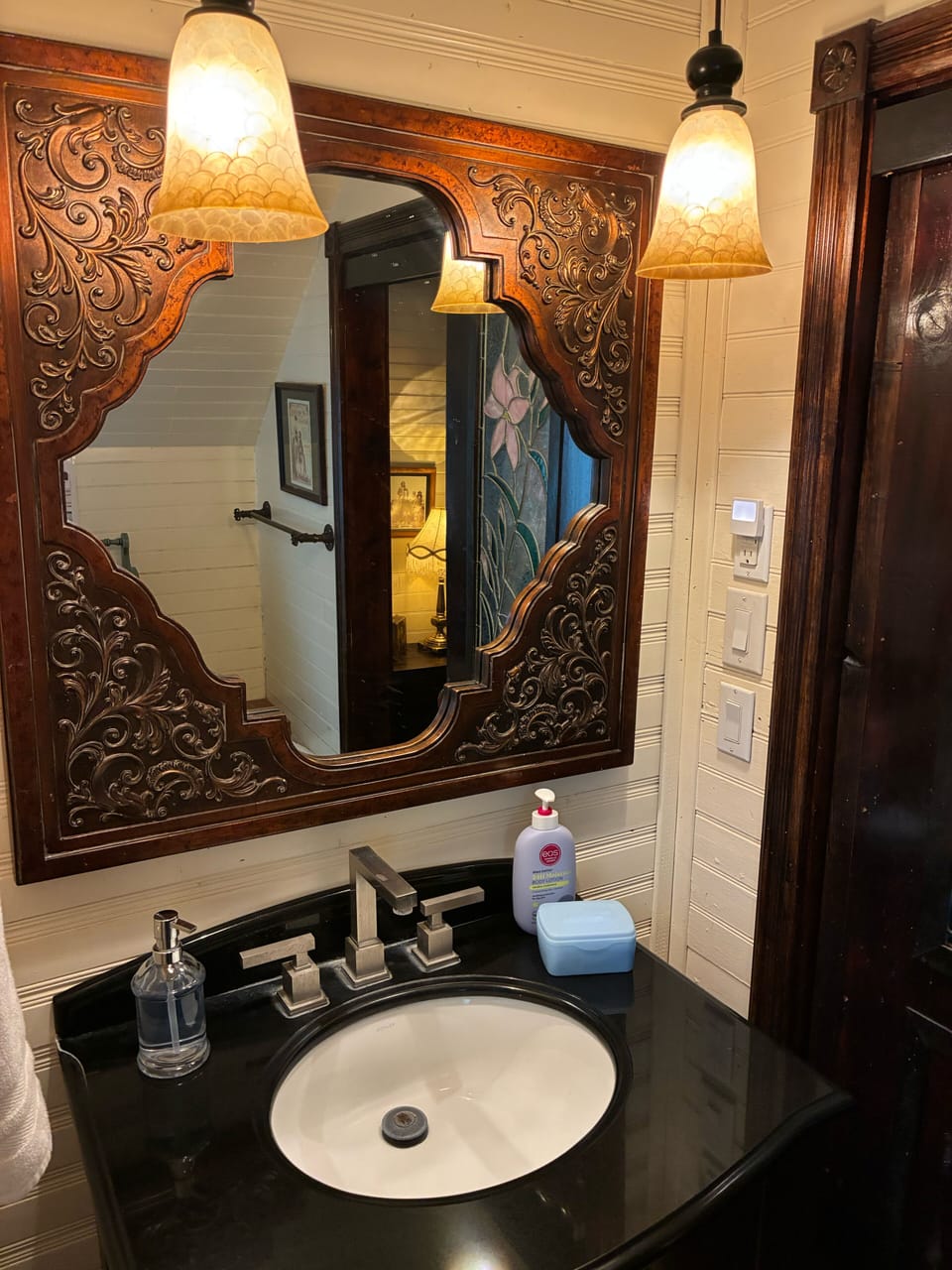 Downtown BnB King Bed Clawfoot Tub & Jacuzzi 1 | Bathroom | Free toiletries, towels