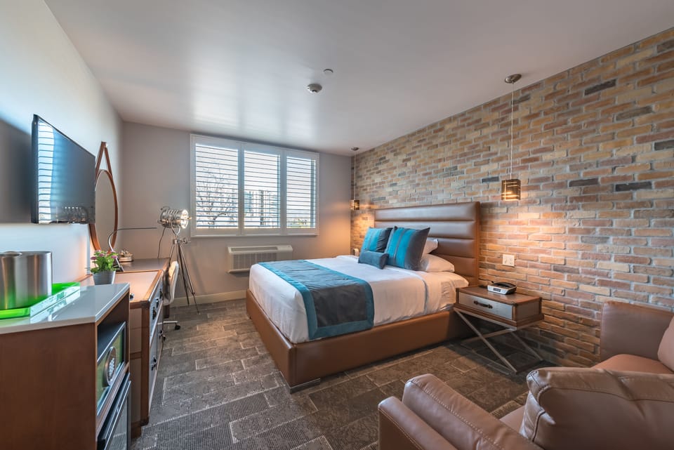 Classic Room, 1 King Bed | Premium bedding, down comforters, in-room safe, individually furnished