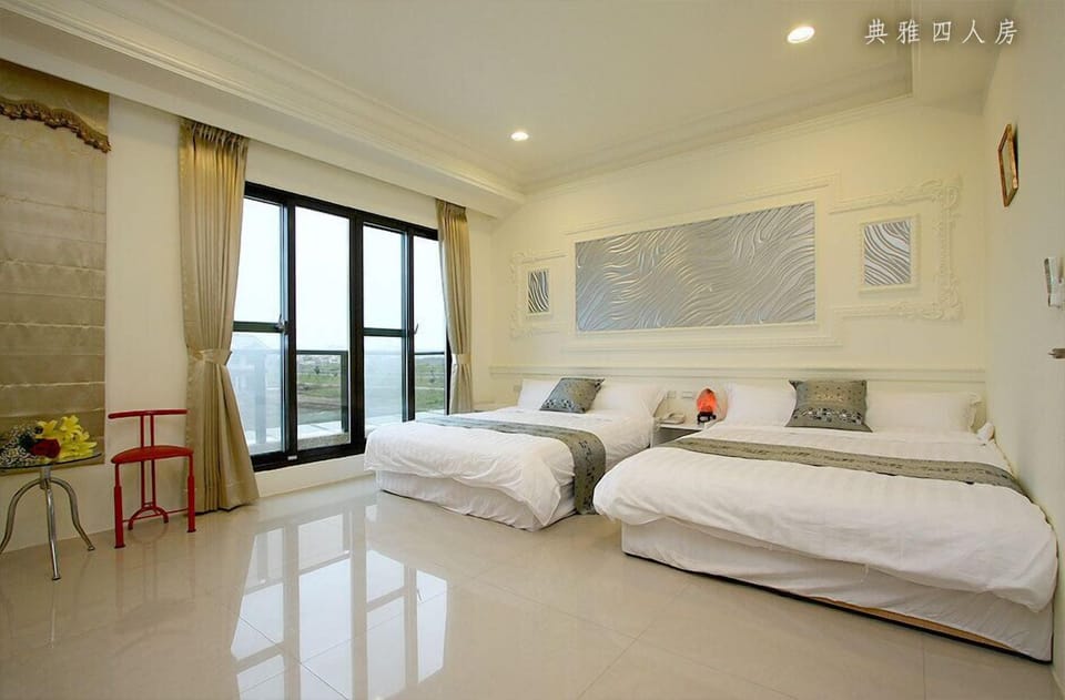 City Quadruple Room | Blackout drapes, free WiFi, bed sheets