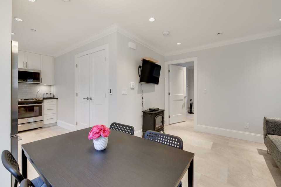 living room, dining room, kitchen