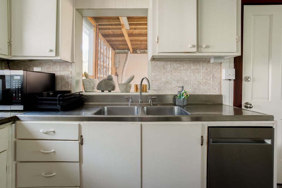 Compact dishwasher