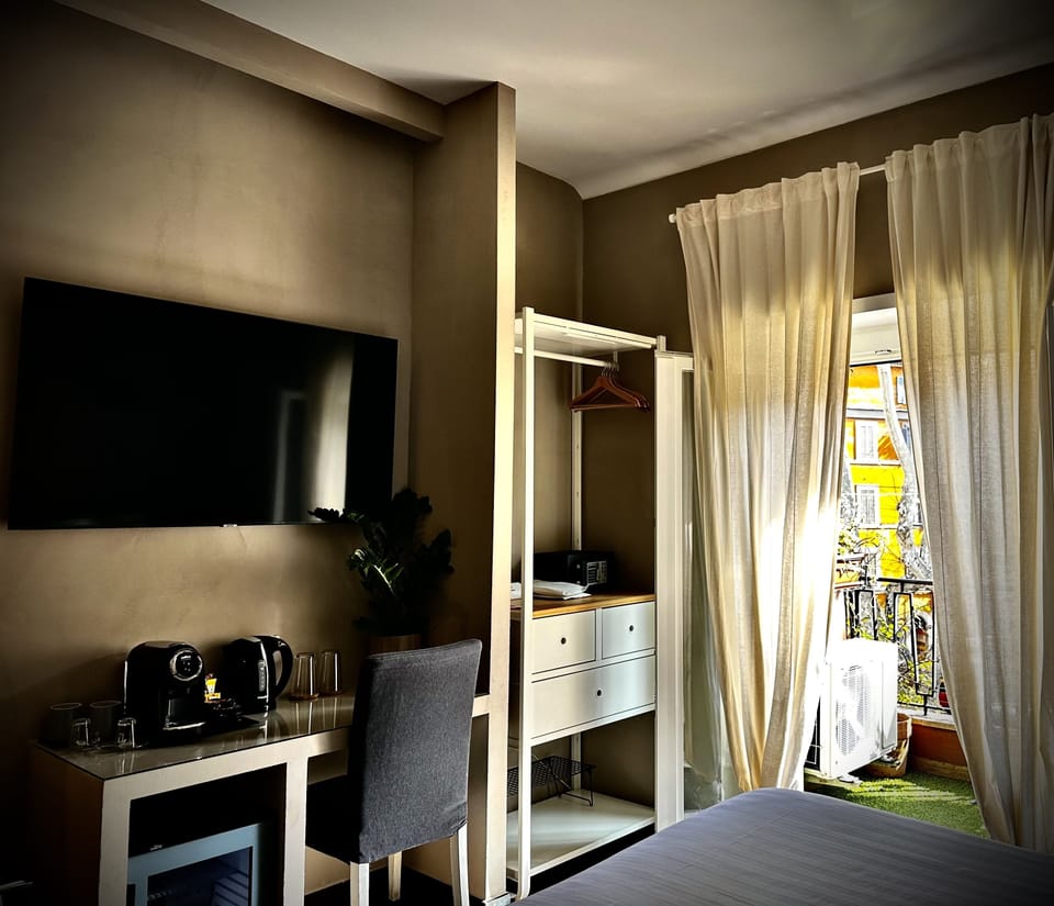 Double or Twin Room | 1 bedroom, premium bedding, minibar, in-room safe