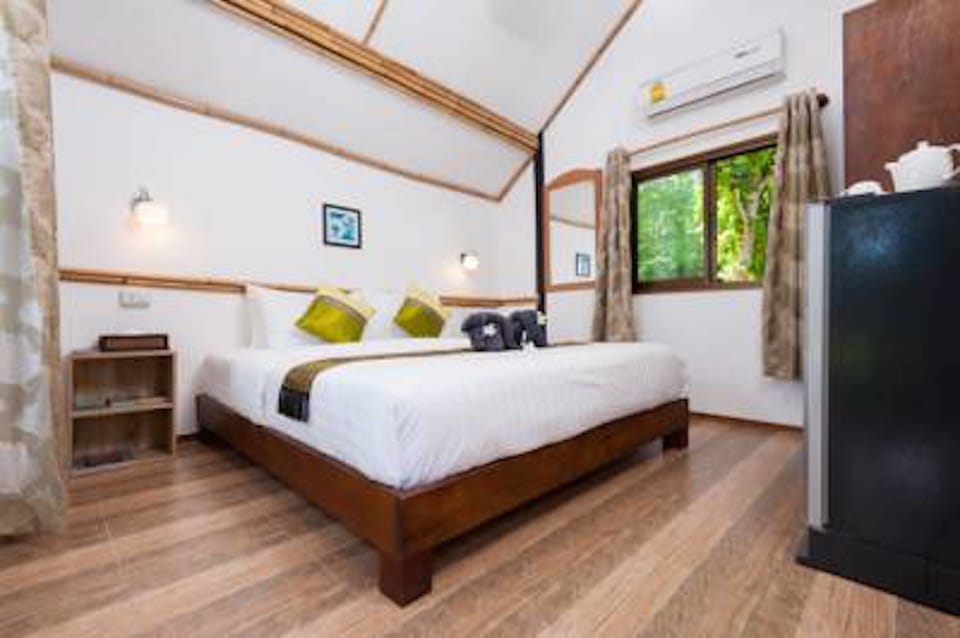 Bungalow with Sea View  | Free WiFi, bed sheets