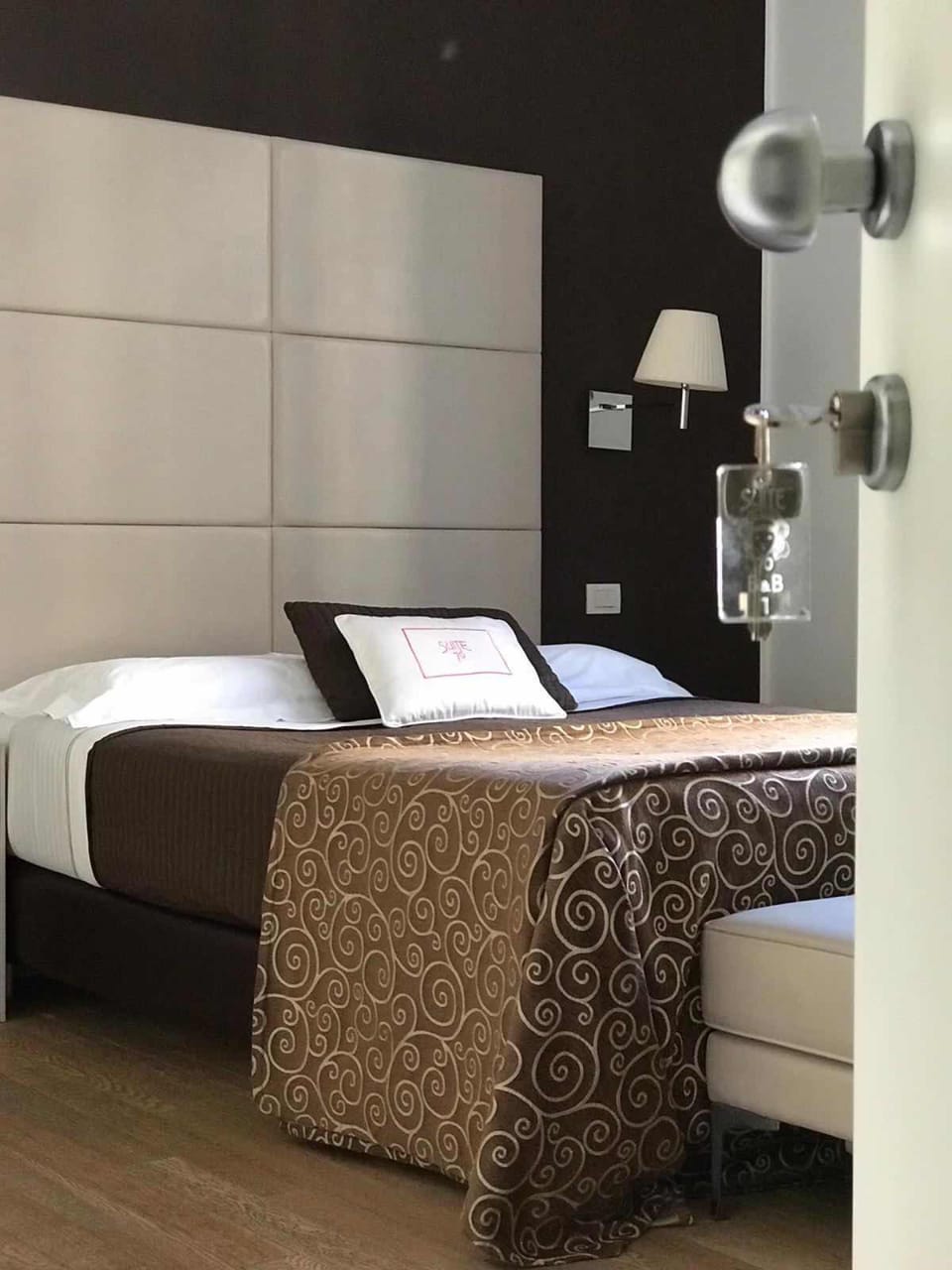 Classic Double Room, 1 Double Bed | Premium bedding, minibar, in-room safe, desk