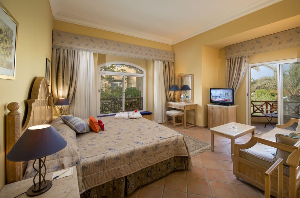 Deluxe Room, Garden View | Premium bedding, Select Comfort beds, minibar, in-room safe