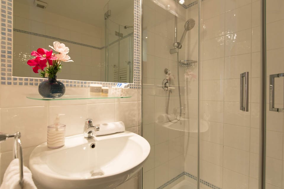 Comfort Double Room, 1 Bedroom | Free WiFi, bed sheets