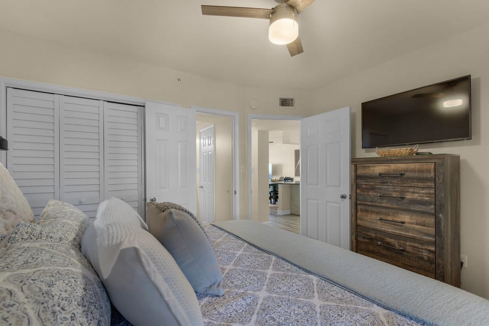 Guest bedroom with connecting bathroom