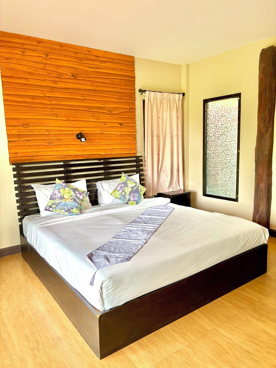 Village Room with King Bed | Blackout drapes, free WiFi