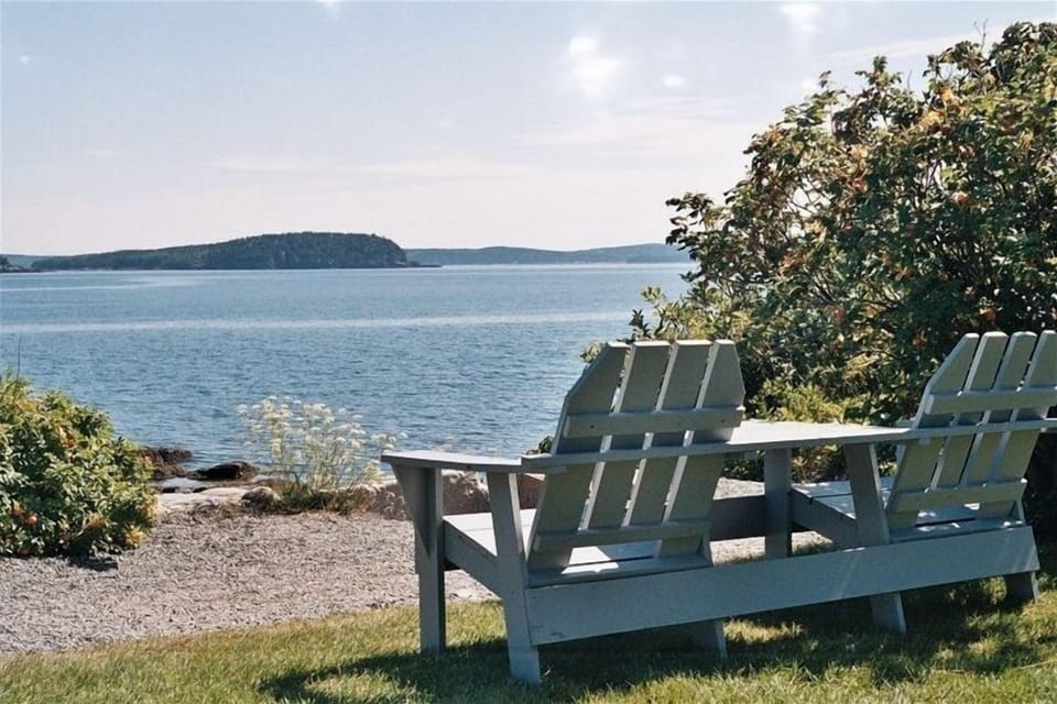 Stunning Harbor View Nearby