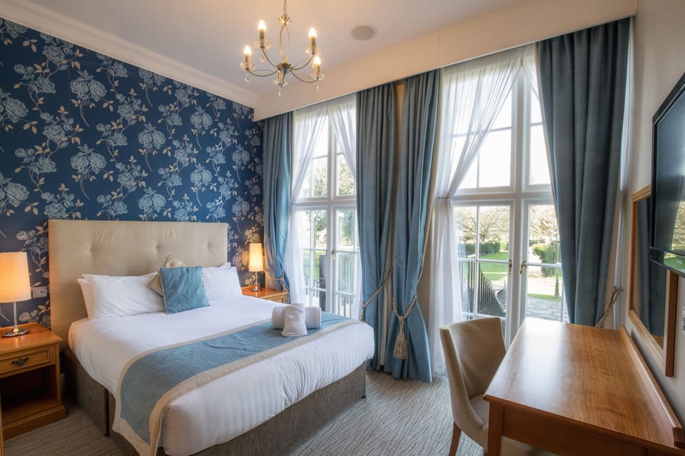 Standard Double Room | Individually decorated, individually furnished, desk, blackout drapes