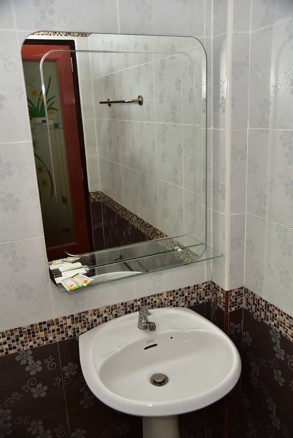 Bathroom sink