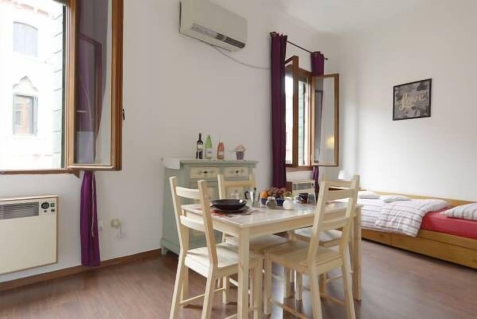 Apartment, 1 Bedroom | Living area