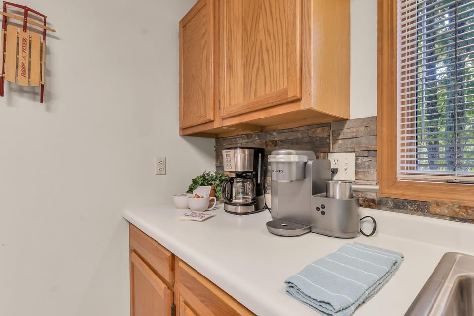 Keurig coffee maker and regular style coffee maker.