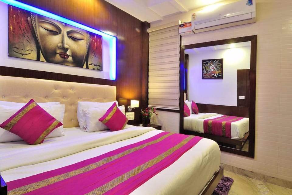 Deluxe Room | Minibar, free WiFi, bed sheets