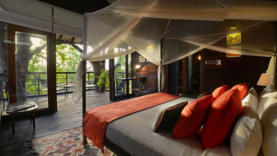 Luxury Tree House, 1 King Bed, Non Smoking | Premium bedding, in-room safe, desk, bed sheets